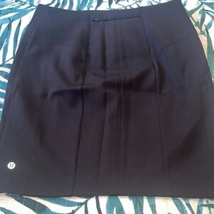 Lululemon skirt size 8